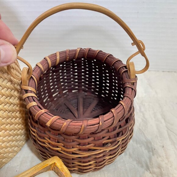 Set Of 2 Rustic Woven Baskets & Scarecrow Planter Figurine with Wagon - Handcraf - Picture 4 of 16